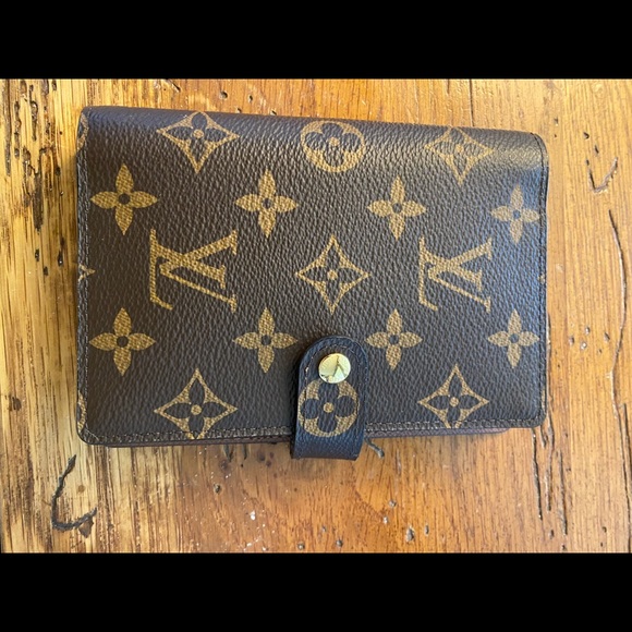 Louis Vuitton Accessories - Louis small agenda like new + Louis Vuitton pen and Louis Vuitton ruler